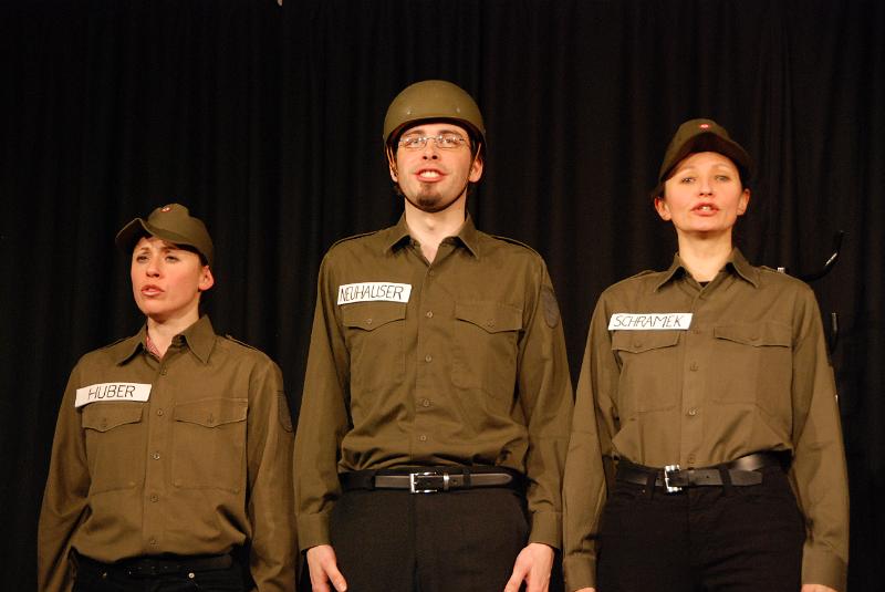 18 Militaerklamotte 4.JPG